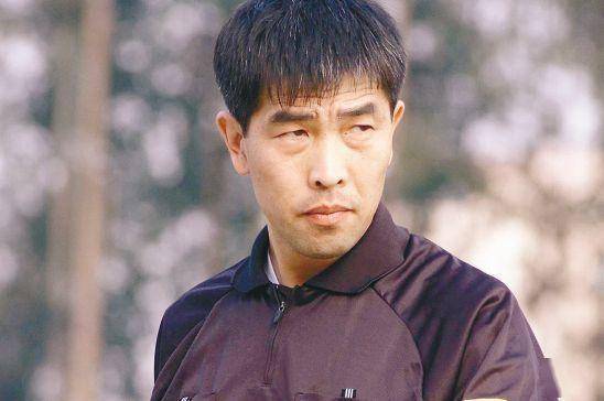 xingkong.com:
陆俊本应成为中国足坛最佳裁判 却受贿沦为黑哨 他现在怎样了?(图7) xingkong.com:
陆俊本应成为中国足坛最佳裁判 却受贿沦为黑哨 他现在怎样了?(图7)
