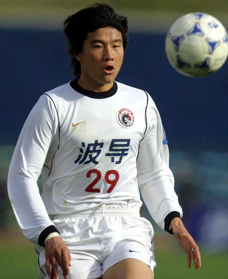 星空官网登录|
中外射手争霸史：首位洋金靴降生 不少国脚级外援到甲A淘金(图5)