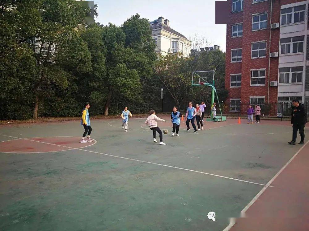 
学校特色运动:“校长杯”校园足球联赛圆满举行：xingkong体育官网登录(图13)