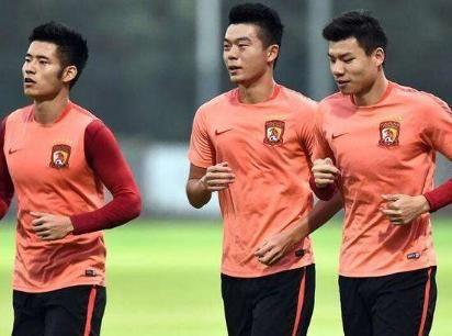 “星空官网登录”洞井小区民宅突发起火 红星消防火速到场救援(图3)